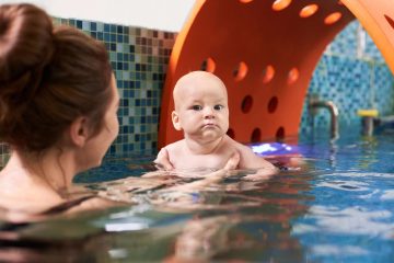 Basen dla niemowląt w Krakowie – nauka pływania od pierwszych miesięcy życia