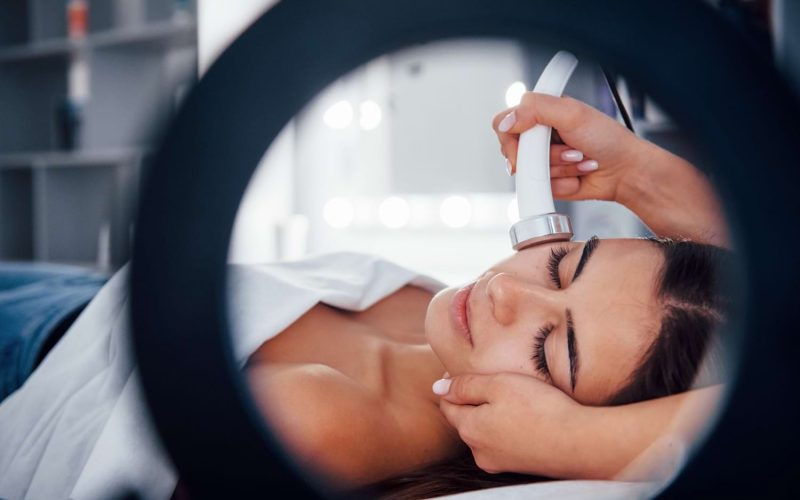 Profesjonalna pielęgnacja skóry: nowoczesne metody regeneracji i odmładzania